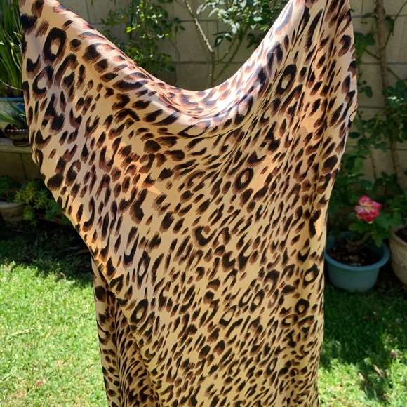 Satin Cheetah midi Dress - Picture 4 of 5